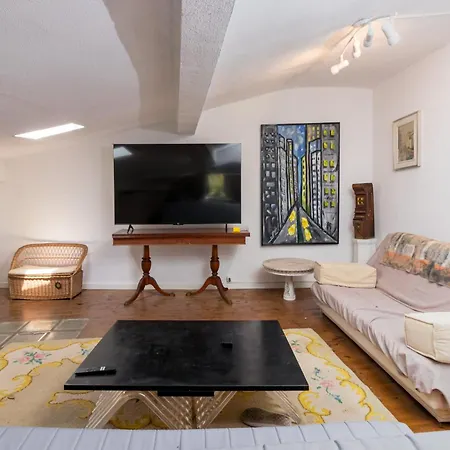 Casa Con Espectacular Jardin Privado Анеро