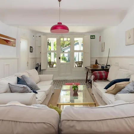 Дом отдыха Casa Con Espectacular Jardin Privado Анеро